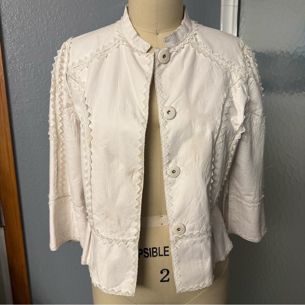 Vintage J. Mendel Cream White Tailored Leather Lace Crop Mandarin Collar Jacket - Picture 4 of 7